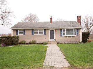 18 Pocahontas Dr, Middletown, RI 02842