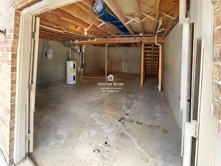 706 Streck Ct — Photo 10