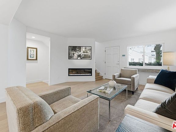 2nd image of 1154 N Sycamore Ave APT 3