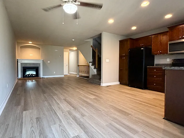 10541 Clubhouse Dr — Photo 7
