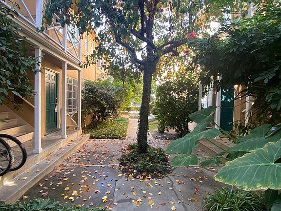 4th image of 302 N Louise St #9