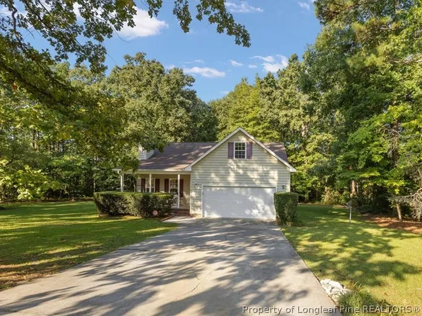 160 Scarlet Oak Dr, Raeford, NC 28376