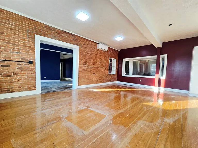 27 E Main St #204 — Photo 5