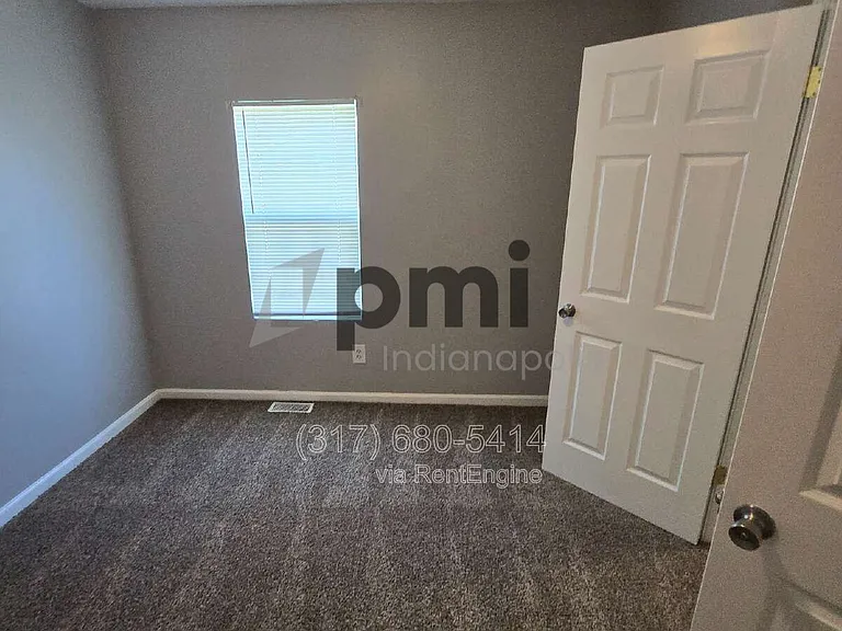 153 S Cypress Ave — Photo 47