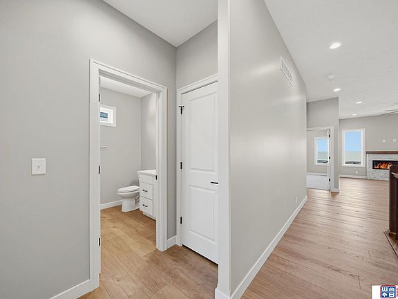 5th image of 10514 Majestic Ln