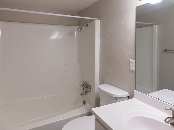 5th image of 2765 W Tharpe St APT 101