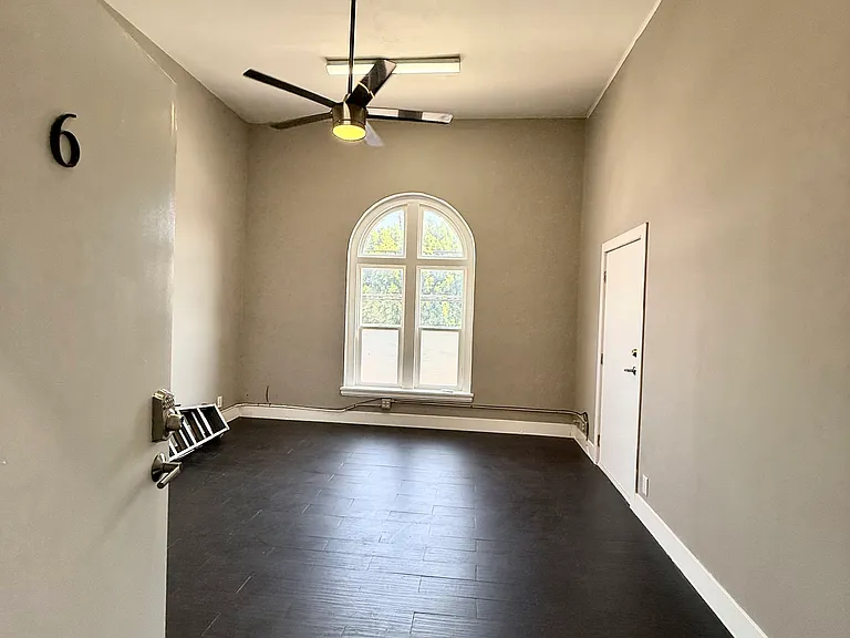 2330 E Cesar E Chavez Ave #5-8 — Photo 5