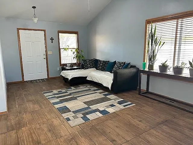 2244 N Shefford Cir — Photo 3