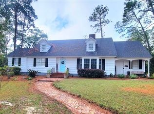 1400 E Cherokee Dr, Waycross, GA 31501