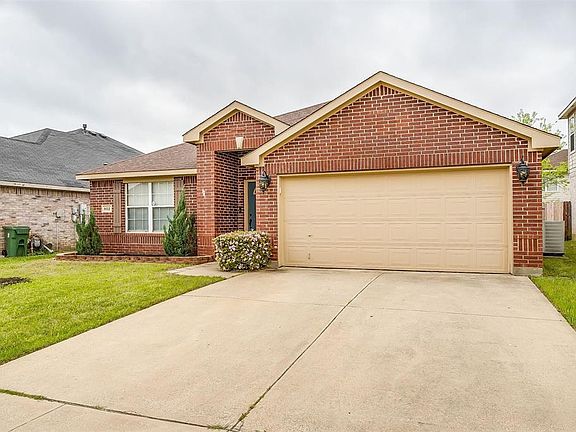 3rd image of 902 Gillon Dr