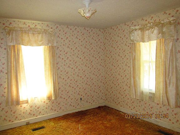 3rd image of 100 Lafayette Ave