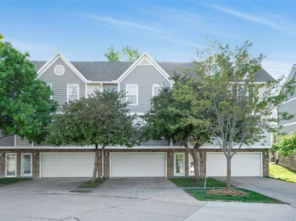 5558 Boston Ct, Johnston, IA 50131