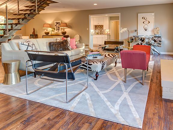 3rd image of 4748 Alta Vista Cir
