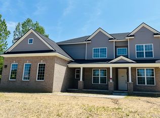 4530 Barbara Kay White, White Lake, MI 48383