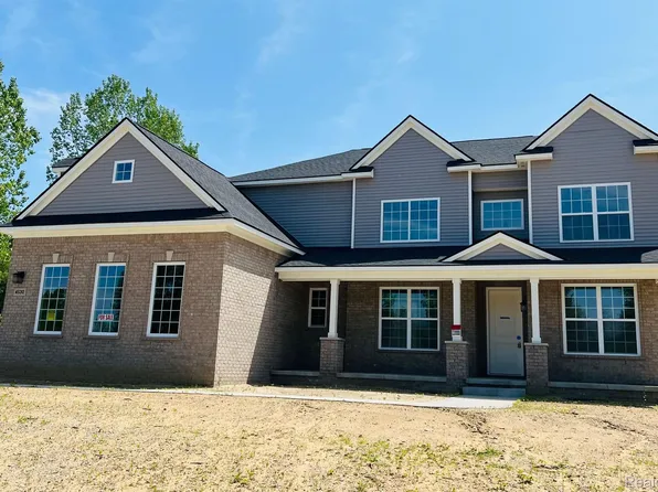 4530 Barbara Kay White, White Lake, MI 48383