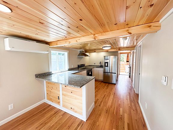5th image of 162 East Grand Avenue #201