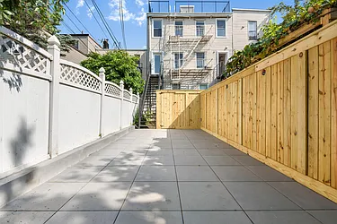 114 Eagle Street, #2R