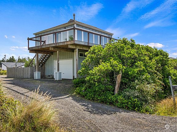 2nd image of 550 Sand Dune Avenue SW