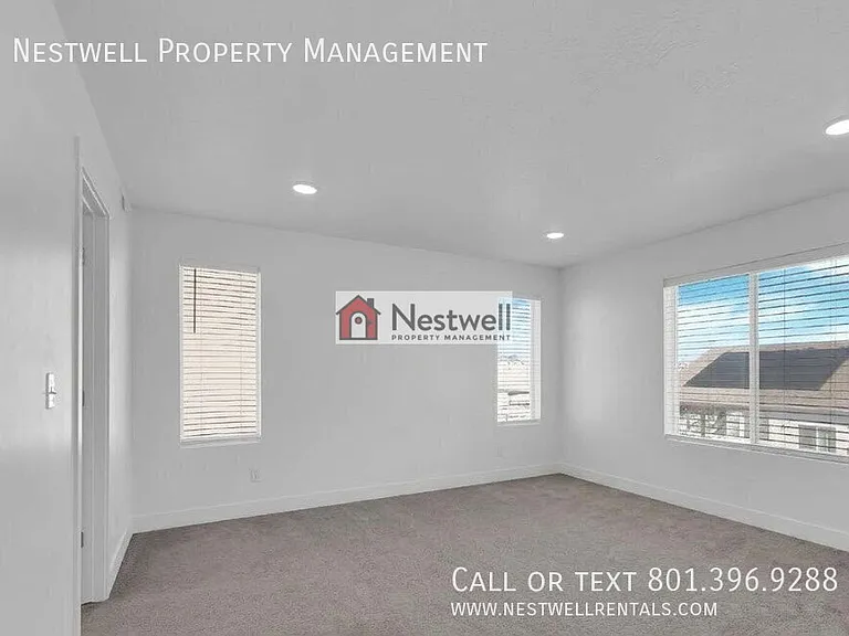 563 E Alma Mater Ave — Photo 17