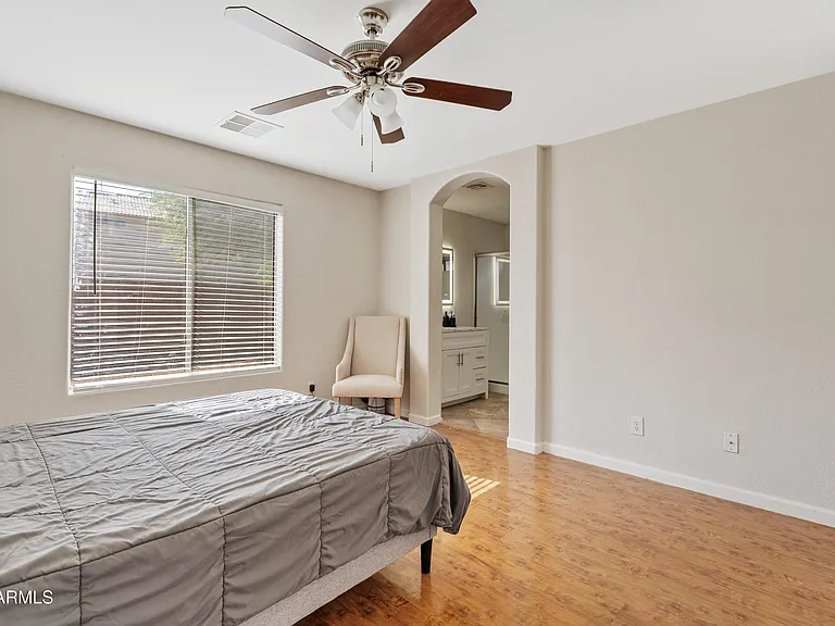 10901 W Lewis Ave — Photo 7