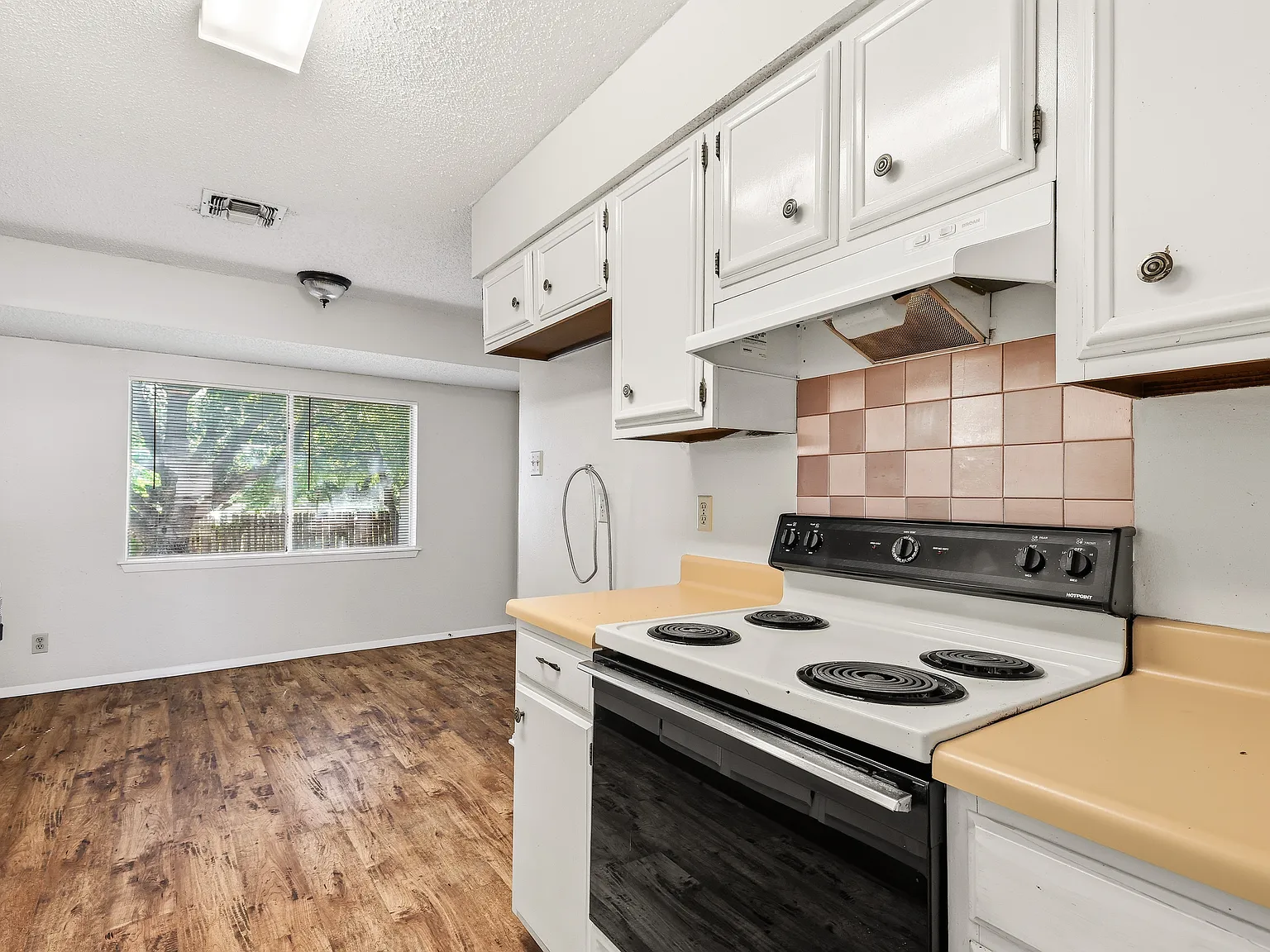 3 bed, 1651 sqft, $1,500 — Photo 3