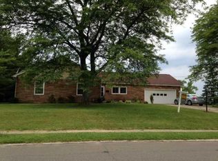 374 E Lakeview Blvd, Erie, PA 16504