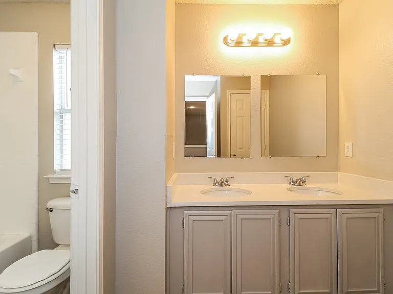3336 Raleigh Dr — Photo 16