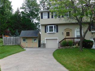 8410 Bramblebush Cir UNIT B, Liverpool, NY 13090