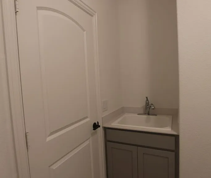 3412 Marginal Dr — Photo 2