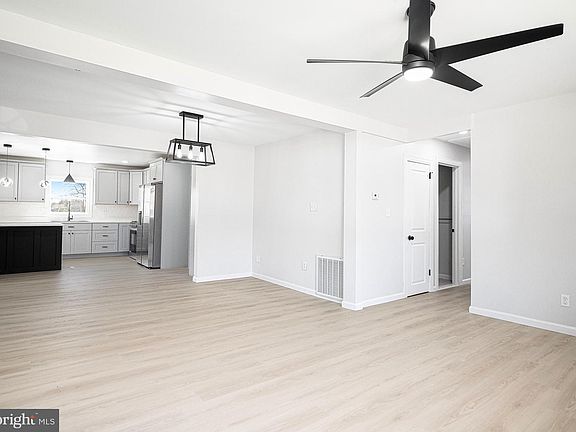 4th image of 15 Peach Rd