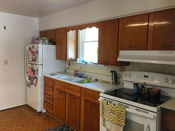 3rd image of 207 E 8th St Lot 73