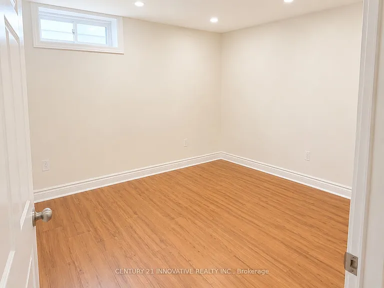 20 Bonner Cres #BASEMENT — Photo 9