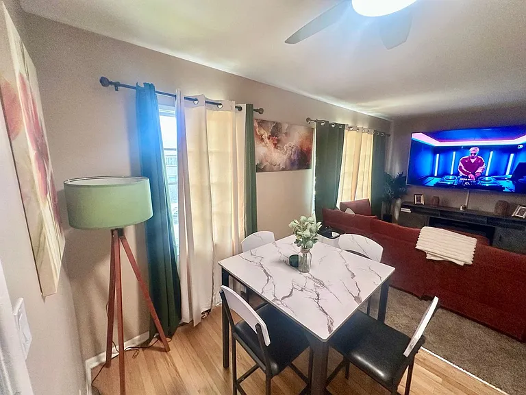 4142 S Buckingham Rd #D — Photo 7