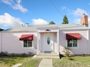 215 S Ham Ln, Lodi, CA 95242