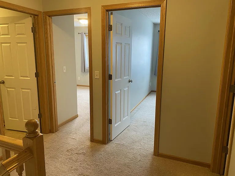 860 Independence Dr — Photo 4