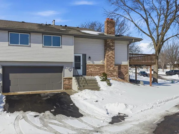 625 Portland Pl, Burnsville, MN 55337