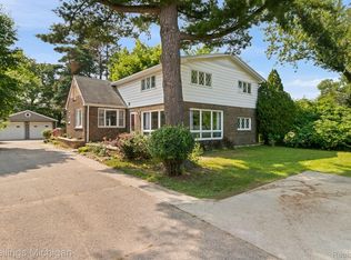 20013 Farmington Rd, Livonia, MI 48152