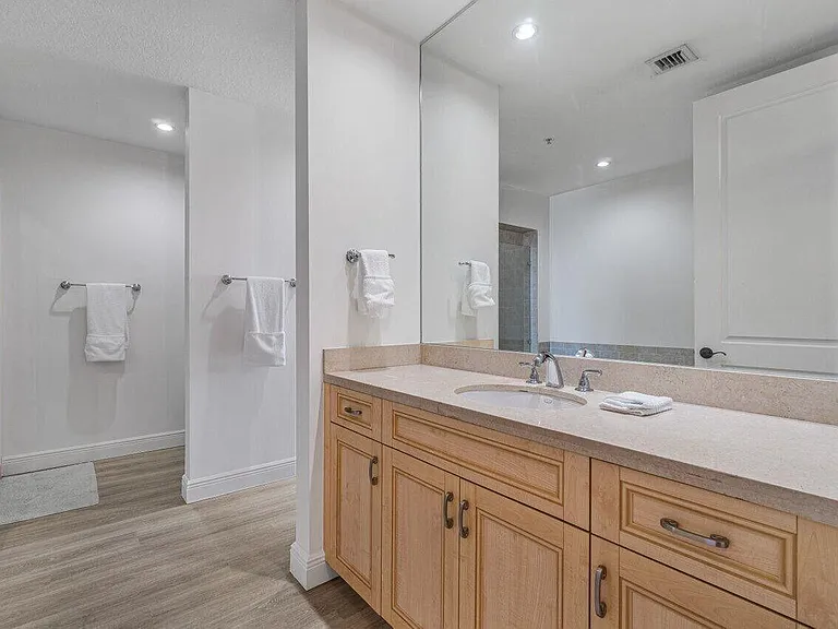 200 NE 2nd Ave #401 — Photo 7