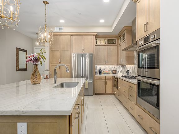 4th image of 5250 E Deer Valley Dr #257