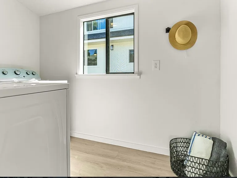 9 Lana St #C — Photo 15