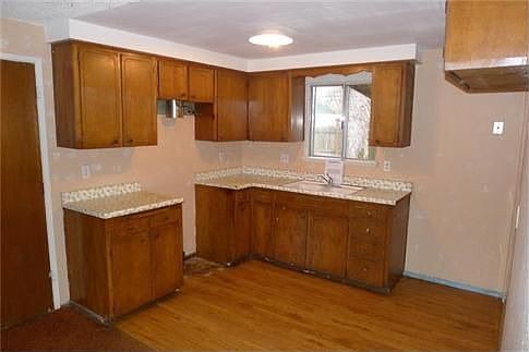 3rd image of 360 Arnwood St