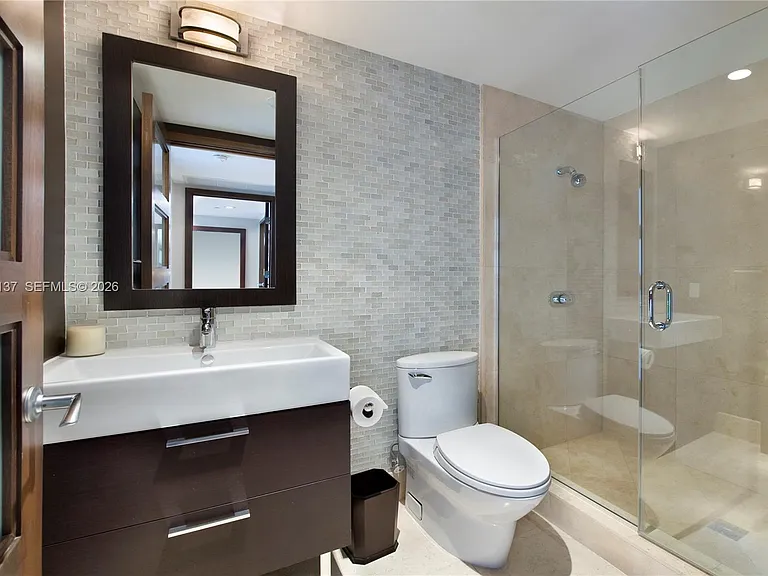 5875 Collins Ave #1008 — Photo 20