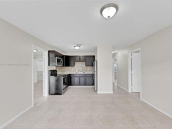 3rd image of 2610 Riverland Dr #1