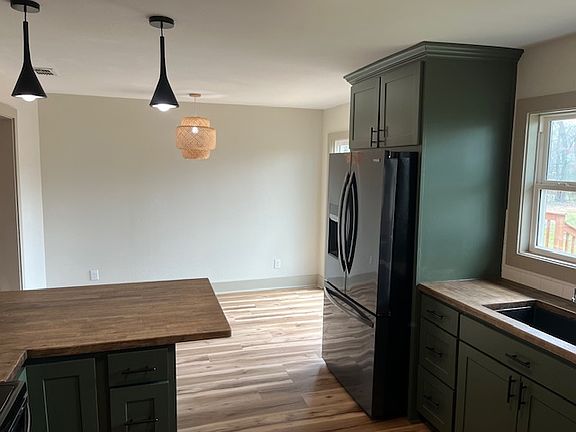 4th image of 212 Glover Ave