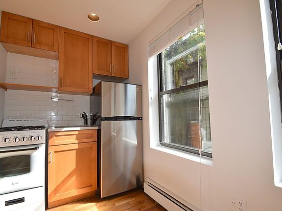 2nd image of 515 E 12th St APT 7B