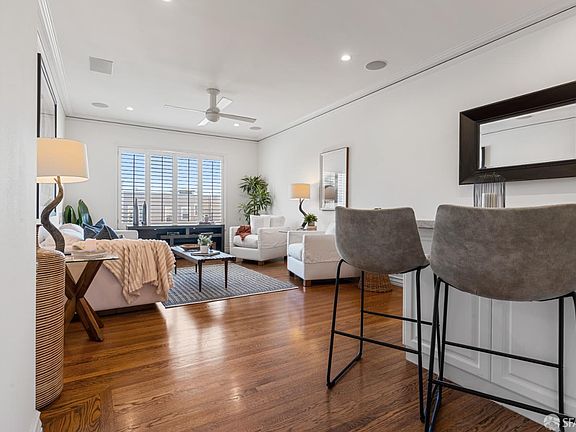 3rd image of 3675 Fillmore Street #302
