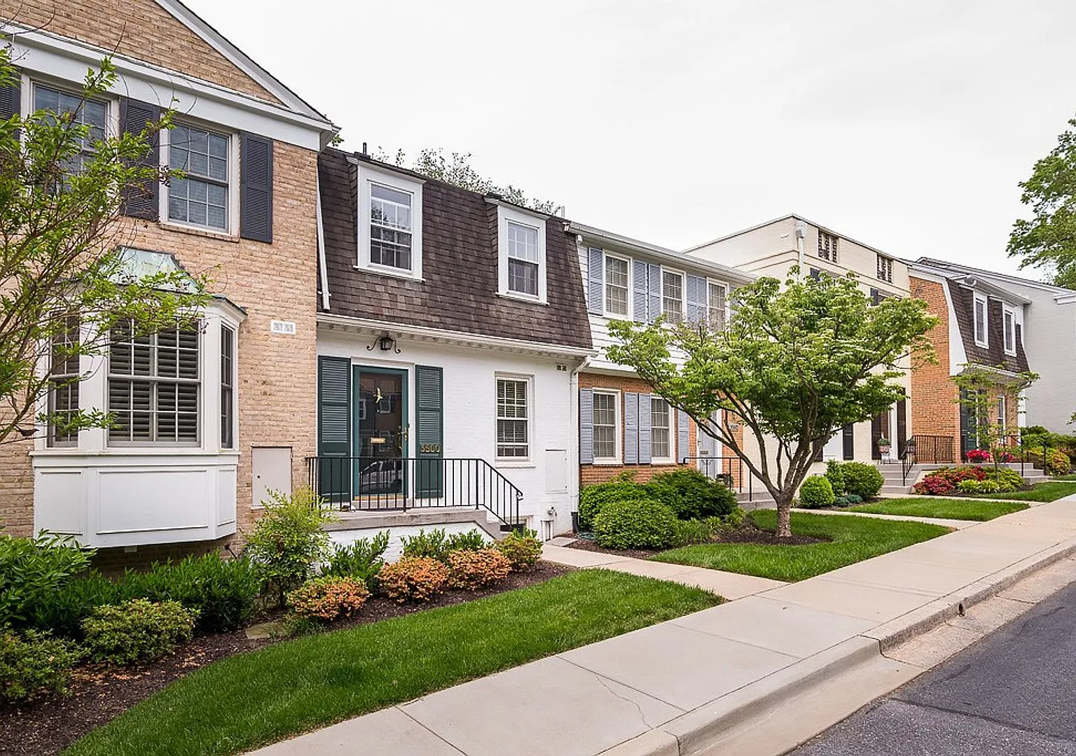 Rarely Available Charming Chevy Chase Patio Townhome at The Hamlet — Photo 3