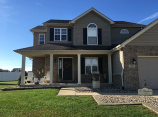 105 Stone Ln, Smithton, IL 62285
