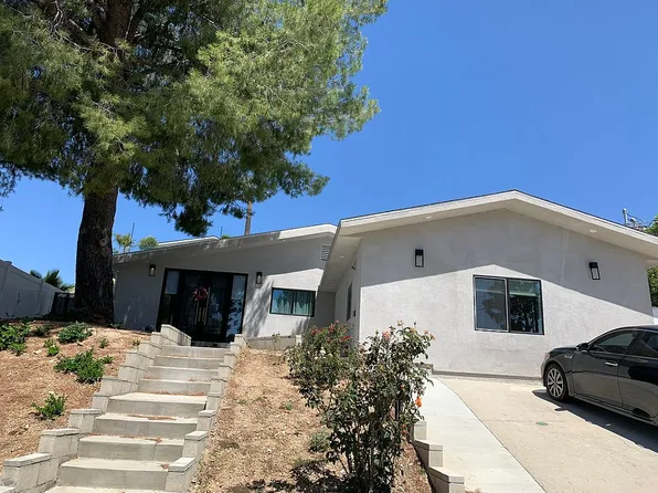 10001 Lanark St, Sun Valley, CA 91352
