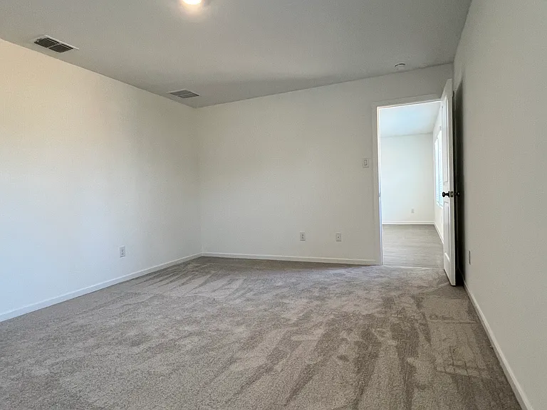 921 Mossycup St — Photo 8